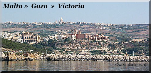 Victoria op Malta Gozo vanaf de kust bekeken