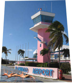 Flamingo Airport de luchthaven / vliegveld van Bonaire bij Kralendijk