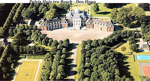 Paleis Huis ten Bosch in Den Haag, naast Paleis Noordeinde de 2 woningen van destijds Koningin Beatrix, die zich nu terugtrekt op Kasteel Drakensteyn Lage Vuursche, afwachten welke gekozen zal worden door Koning Willem Alexander