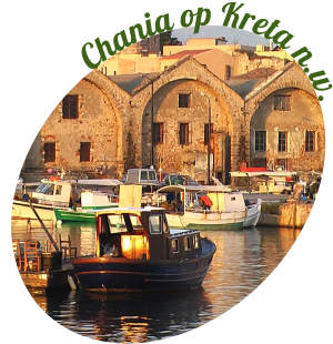 Chania op Kreta, noordwestelijk, met in beeld de Venetiaanse magazijnen (arsenalen)
