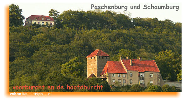 Voorburcht en Hoofdburcht van de Schaumburg bij Hessisch Oldendorf in het Weserbergland