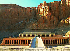 Deir al Bahri - Egypte; paleis gebouwd in opdracht van Hatsjepsut, kopie van het paleis van Salomo ?