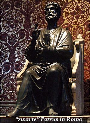 de enige die met recht Zwarte Petrus of Zwarte Piet genoemd kan worden als standbeeld of beter: zitbeeld in Rome