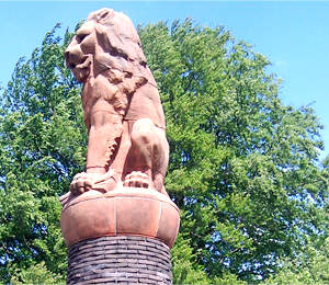 De Leeuw van de Lemeler Berg bij Lemele in Overijssel