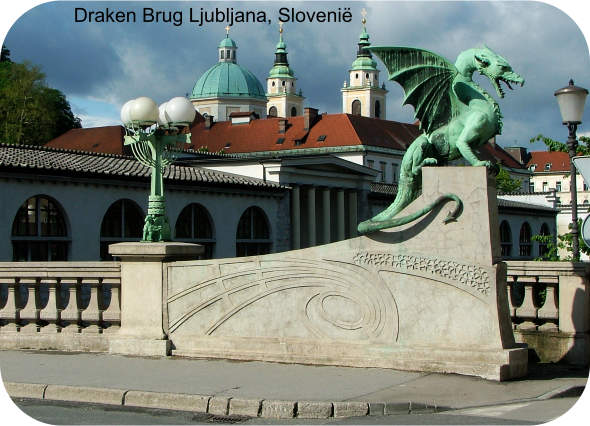 Drakenbrug of 'Zmajski Most' over de Ljubljanica of Laibach in Ljubljana Slovenië
